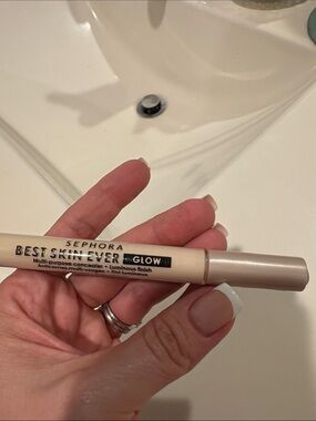 FREE in bundle NWT sealed Sephora Best Skin Ever Glow Concealer - Light Beige